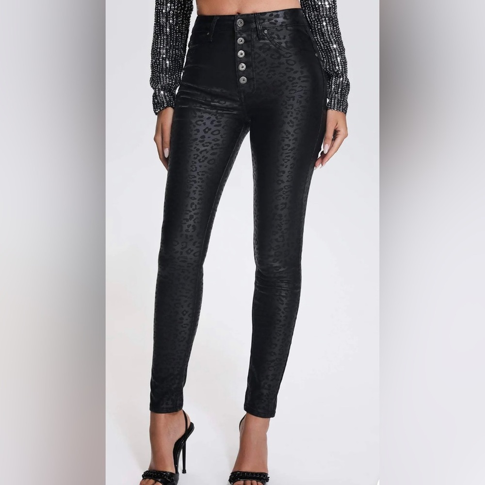 The compliments won't stop rolling in when you're wearing the Leopard Pants!
